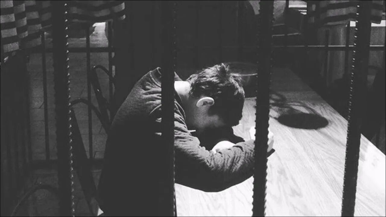 Наказание слушать музыку. Наказание слушать музыку. Crime and punishment песня. Наказание слушать музыку. Человек слушает музыку картинки.