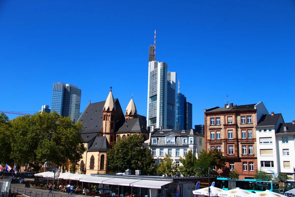 Франкфурт на майне река майн. Франкфурт в реальном времени. Axima франкфурт. Франкфурт-на-майне 2005. Frankfurt am main altstadt.