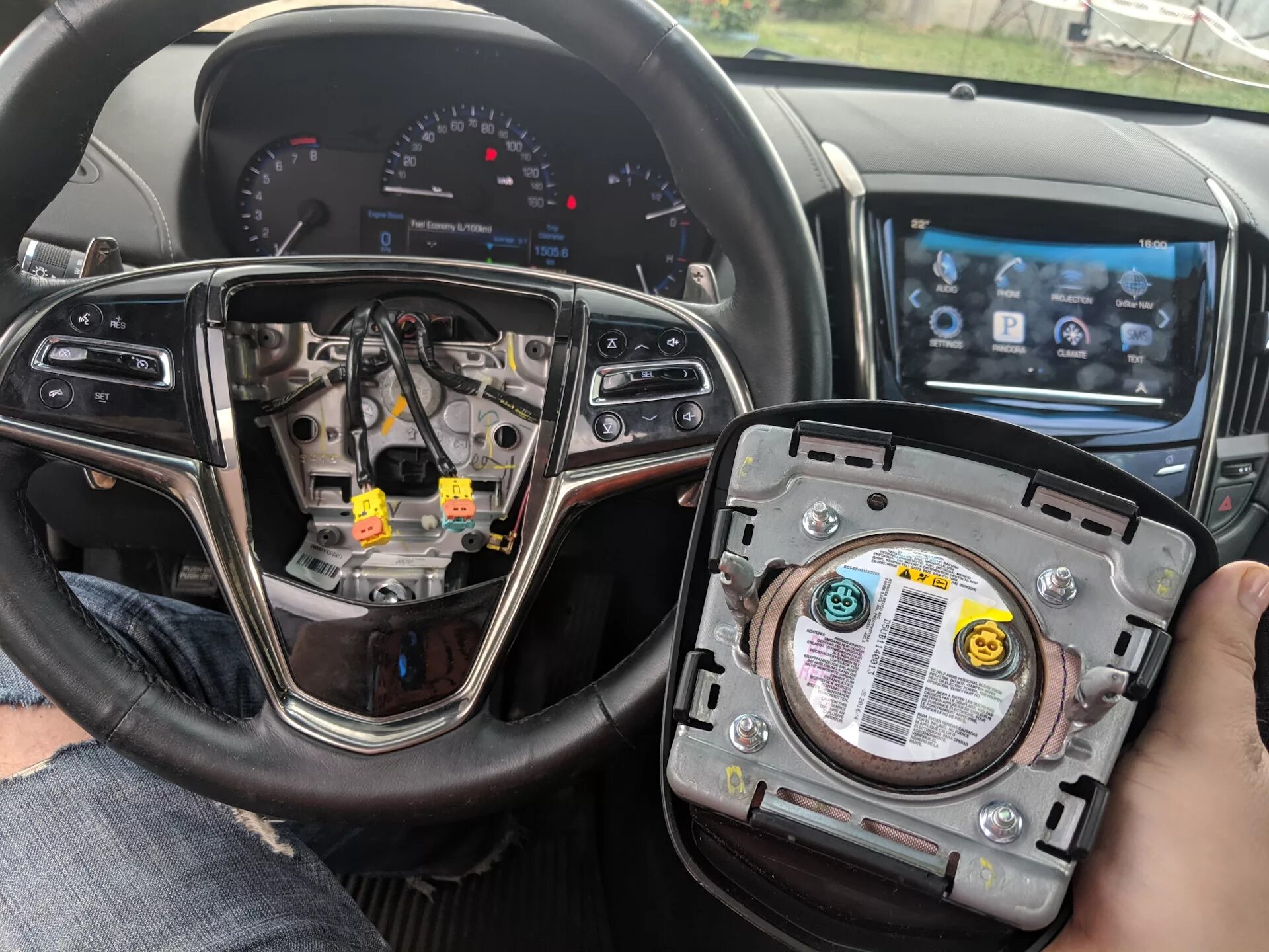 Американская история SRX. Тест-драйв главного Cadillac :: Autonews