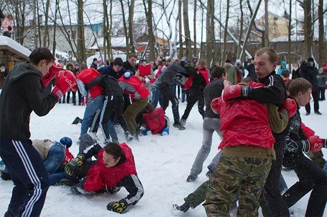 Кулачного боя прошлая жизнь короля квона. Кулачные бои в России. Скобарь русский кулачный бой. Кулачные бои в Москве. Кулачные бои на Руси на Масленицу.