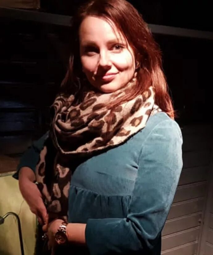 Слабослышащая девушка. Глухих девушка. Марина водяницкая. Слабослышащих познакомиться девушка. Глухие девушки.