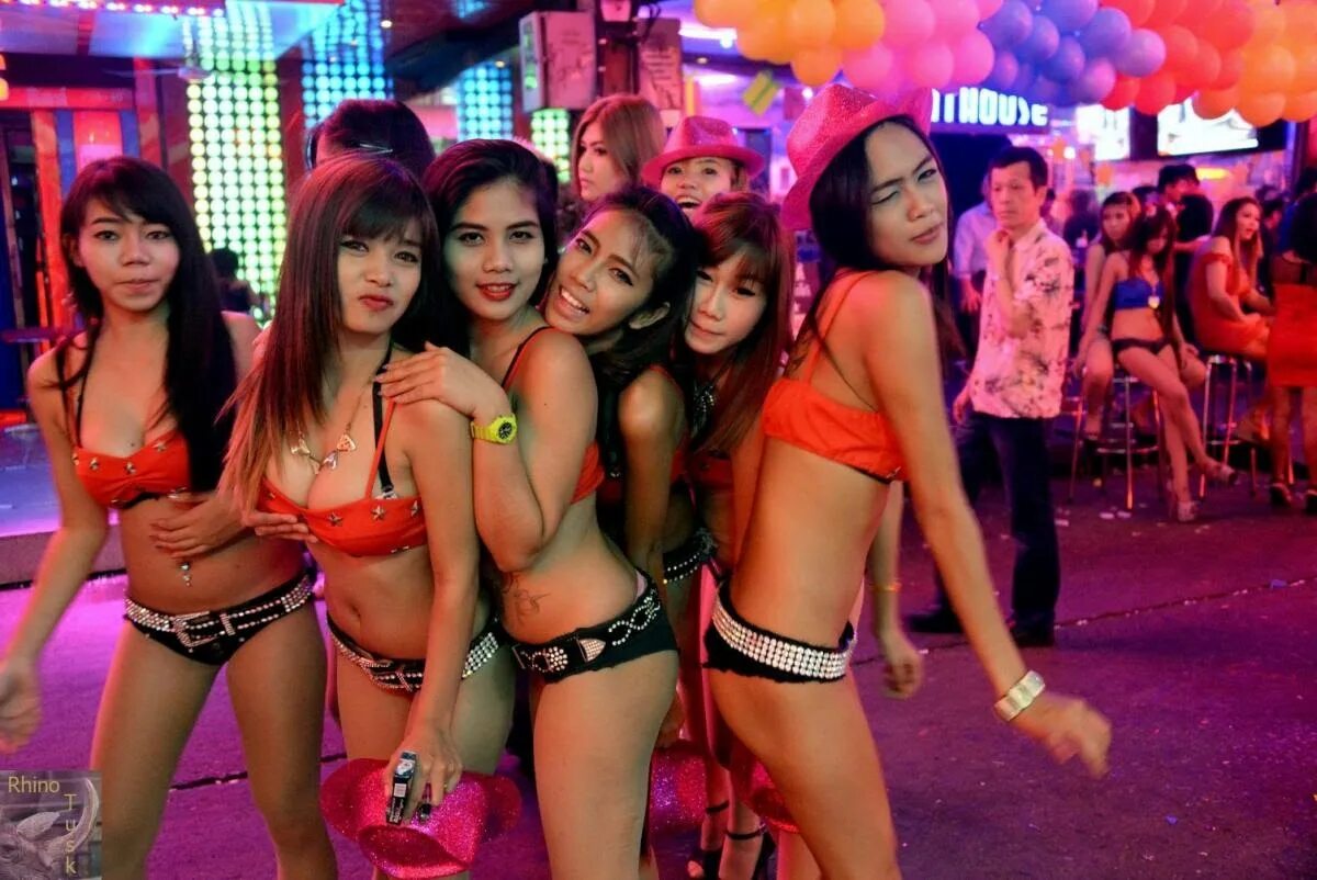 Бангкок Patpong. Ледибой на Пхукете. Тайский катой. Паттайя Тайланд Walking Street шоу трансвеститов.