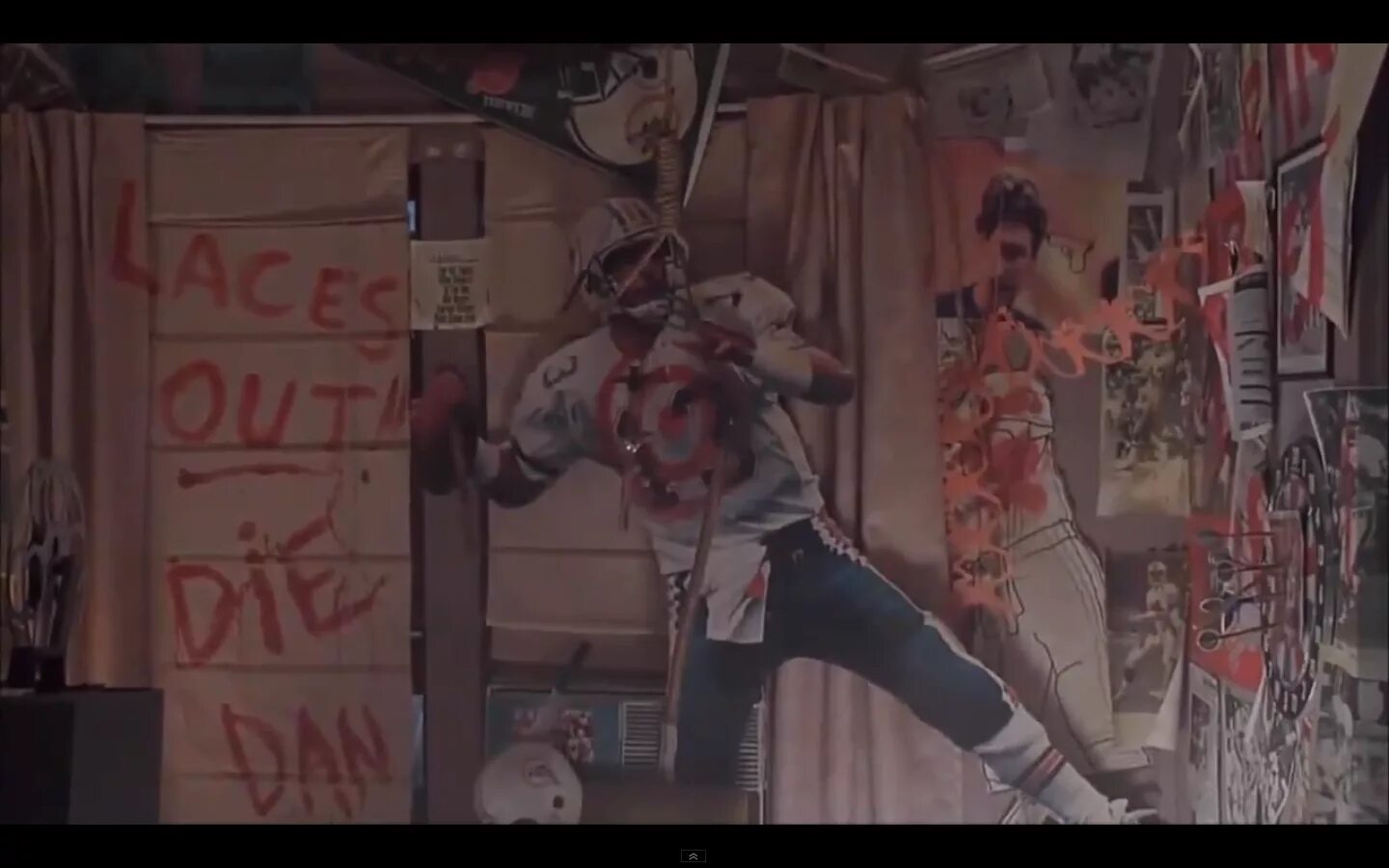 Эйс вентура рэй финкл. Эйс вентура рэй финкл. Фильм шнуровкой наружу. Эйс вентура рэй финкл. Джим керри эйс вентура.