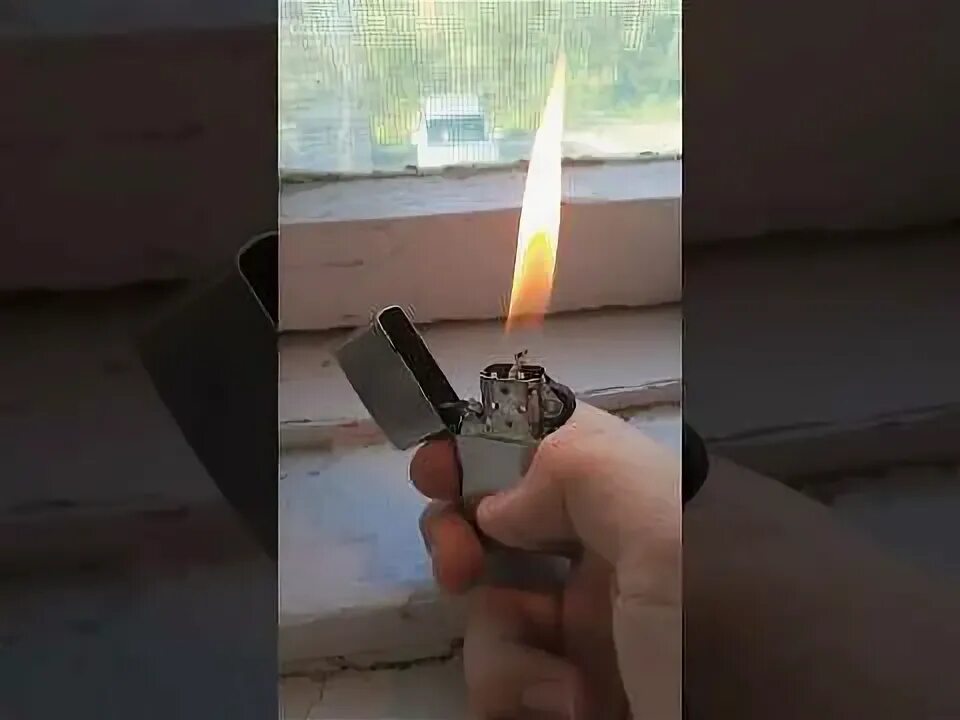 Как зажечь зиппо. Зажигалки бензиновые с плавающим фитилем. Как зажечь зиппо. Трюки с зажигалкой зиппо. Фокус с зажигалкой.