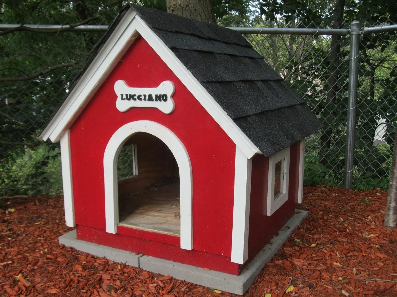 How I made this dog house - YouTube
