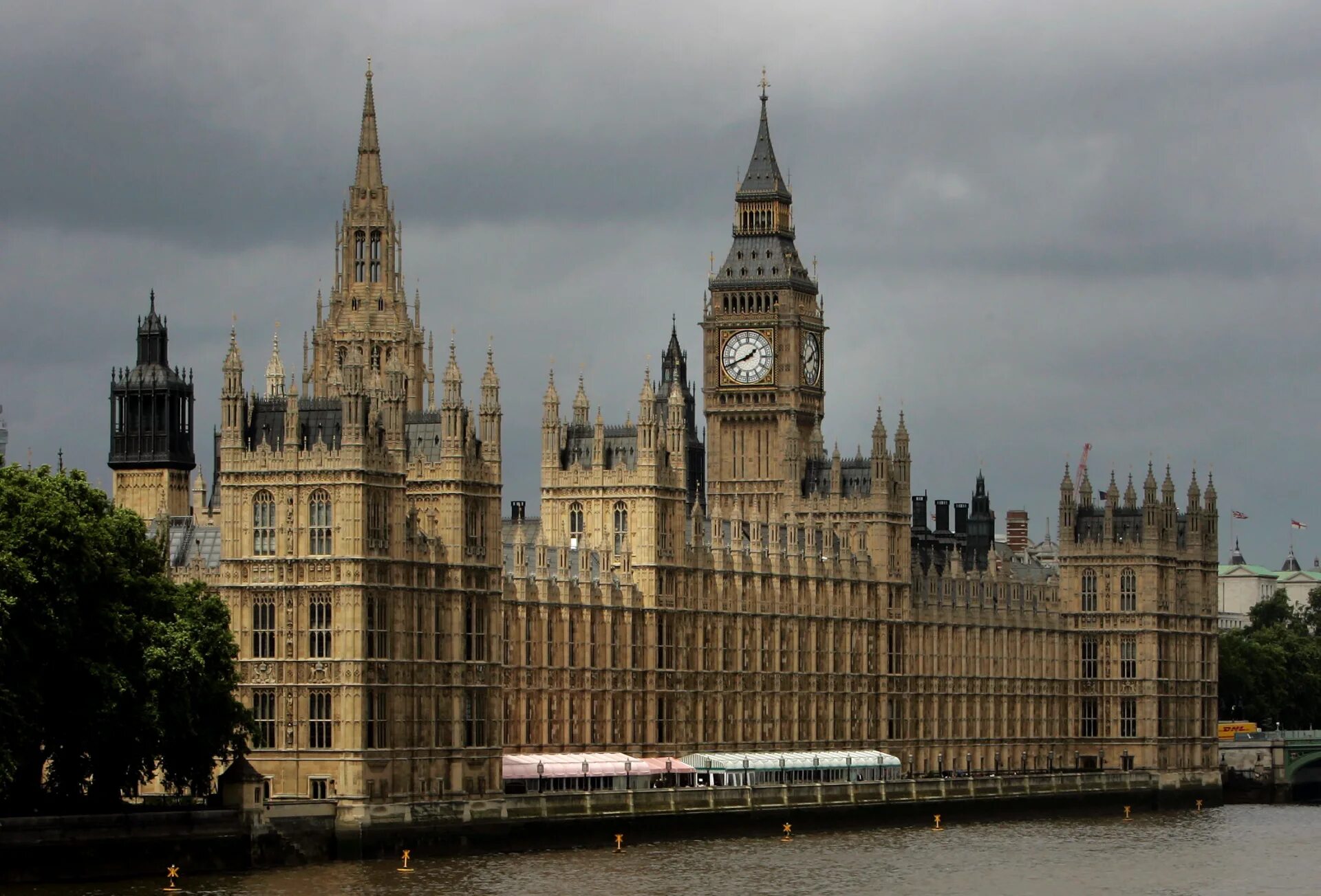 Парламентарии великобритании. Глава парламента великобритании. Палата лордов великобритании 20 век. Парламент британии здание. Парламент великобритании палата лордов.