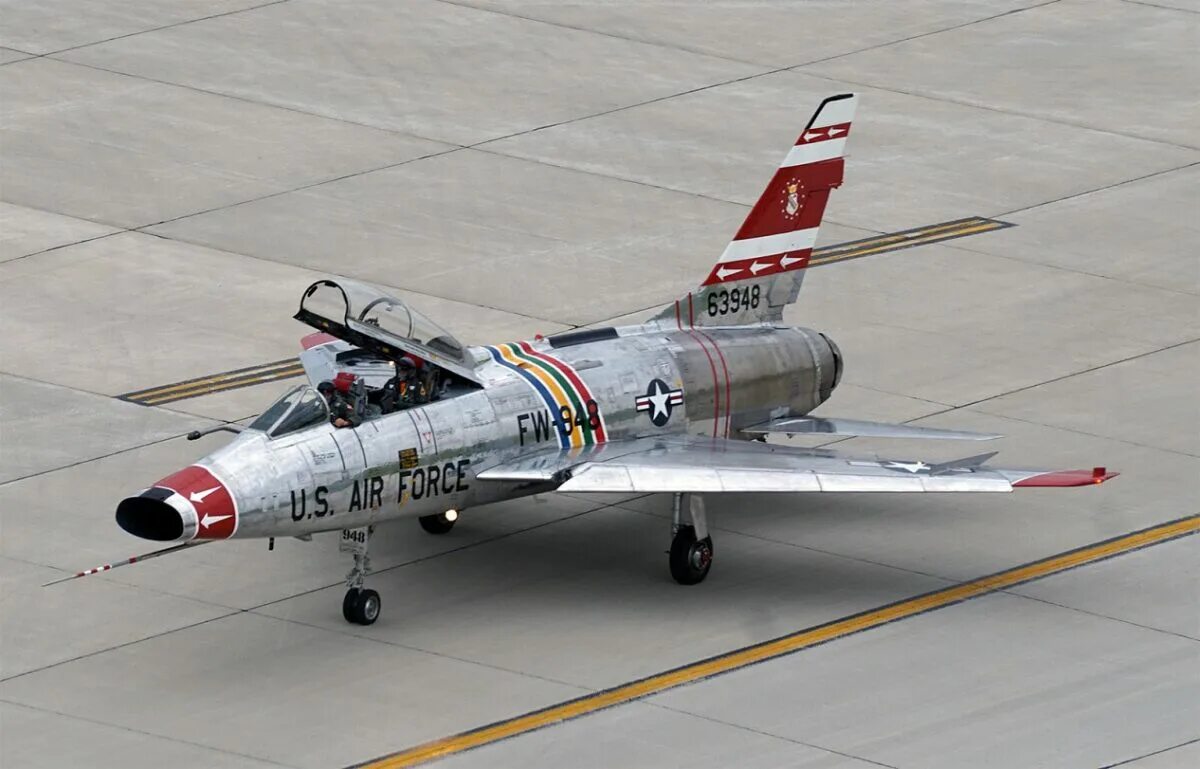 F 100. F-100f super sabre. f-100 super sabre. north american f-100 super sabre. самолëт f100 супер сейбр.