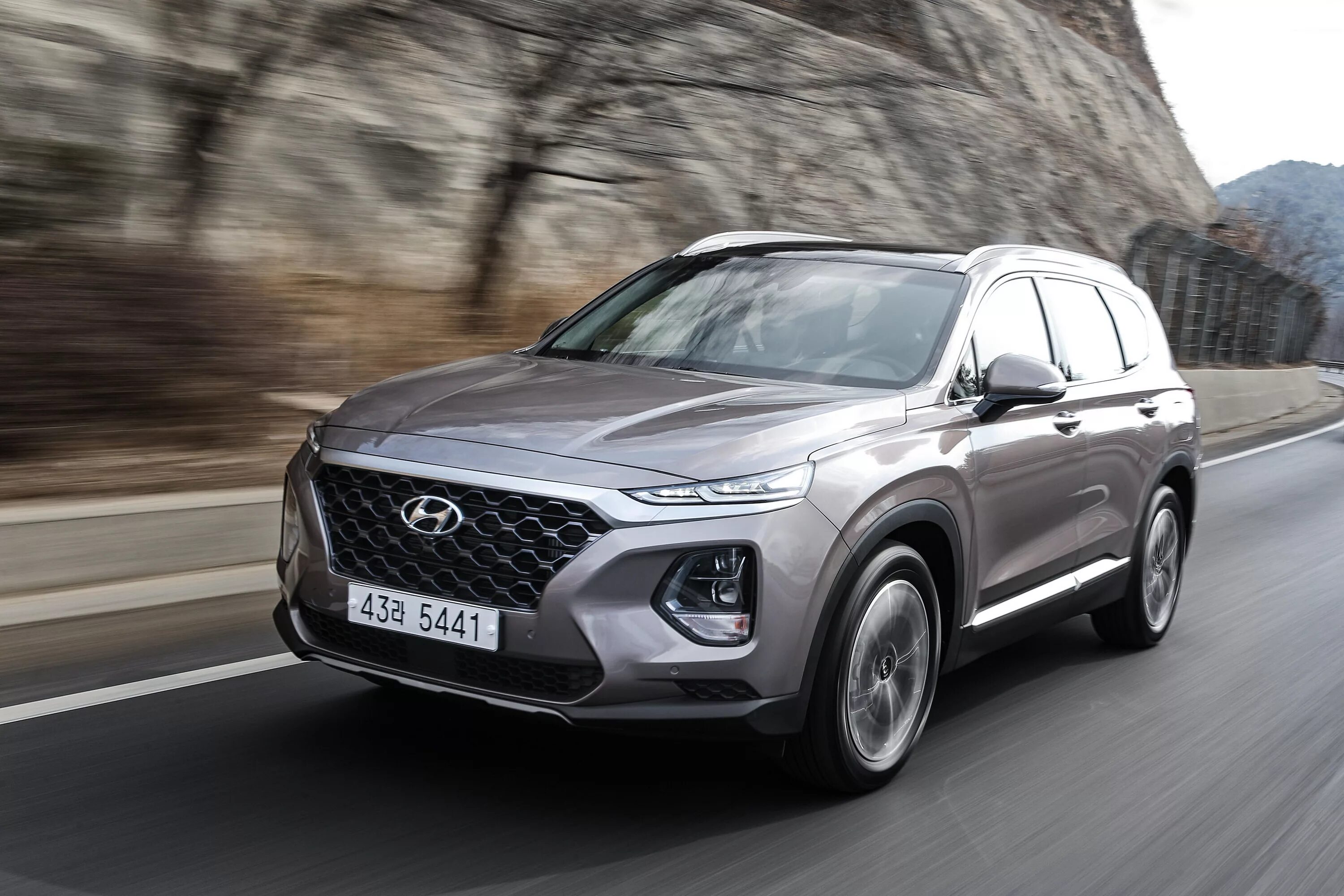 Новые выпуски 2019 года. Хендай Санта Фе 2019. Новый Hyundai Santa Fe 2019. Hyundai Санта Фе 2019. Джип Хендай Санта Фе 2019.