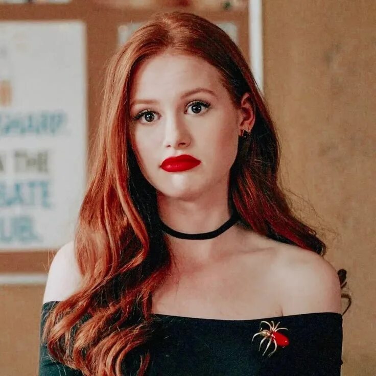 Ривердейл cheryl blossom. Эбигейл блоссом ривердейл. Маим бялик блоссом. Майам бьялик блоссом. Мэделин петш 2021.