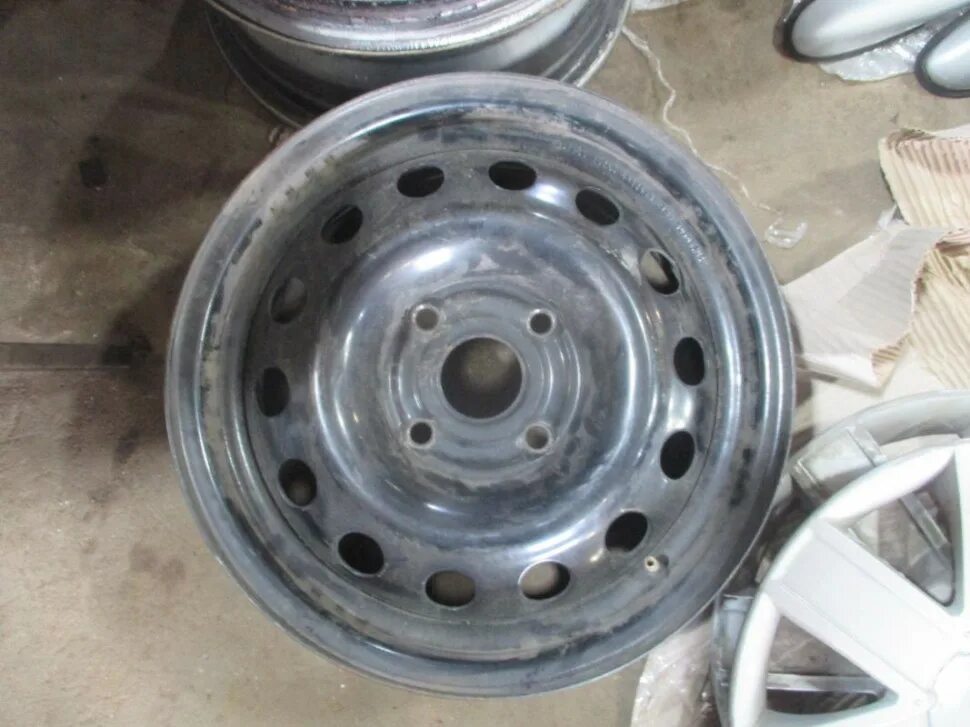 Диски штамповка чёрные r15 лачетти. Стальные диски лачетти r15. Штампованные диски r15 лачетти. Штампы лачетти 15. Штампованные диски r15 лачетти.