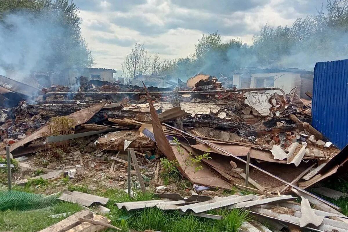 Молитвенный дом. Белгородское село обстрел. Белгород головчино обстреляли. Новая таволжанка белгородская. Обстрел села.