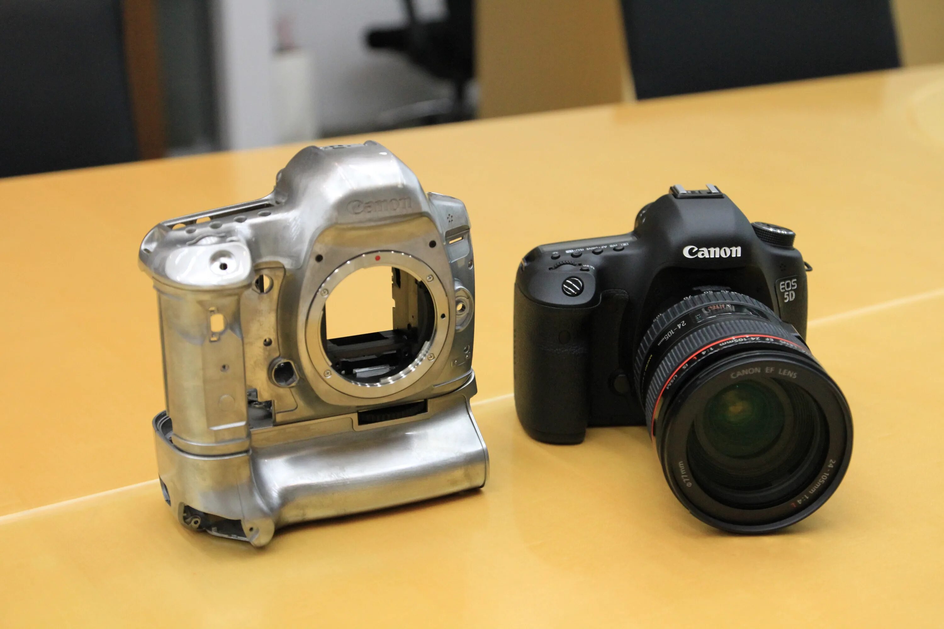 Canon 5d vs 5d mark. Canon 5d Mark 3. Canon 5d MKLL. Canon 5d Mark III body.
