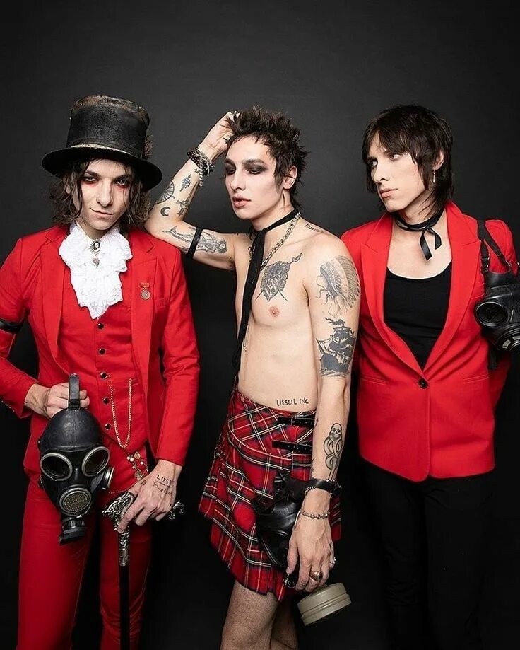 Группа Palaye Royale участники. Palaye Royale Себастьян. Palaye Royale Себастьян Данциг. Palaye Royale the Bastards. Palaye royale тексты