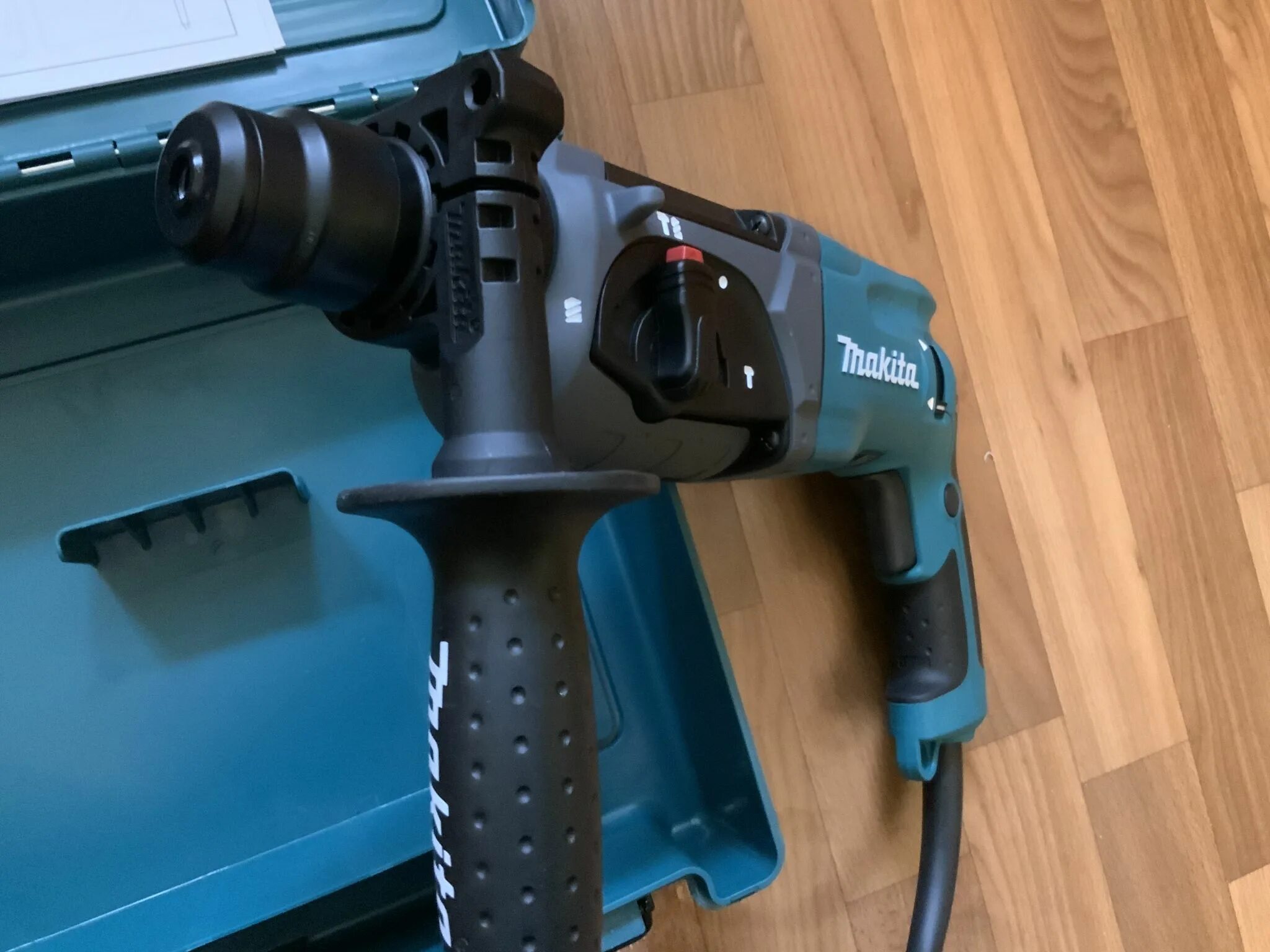 Перфоратор б у купить. Перфоратор Makita 2470. Перфоратор Макита HR 2470. Makita hr2470x15. Makita hr2470x15 (hr2470x15).