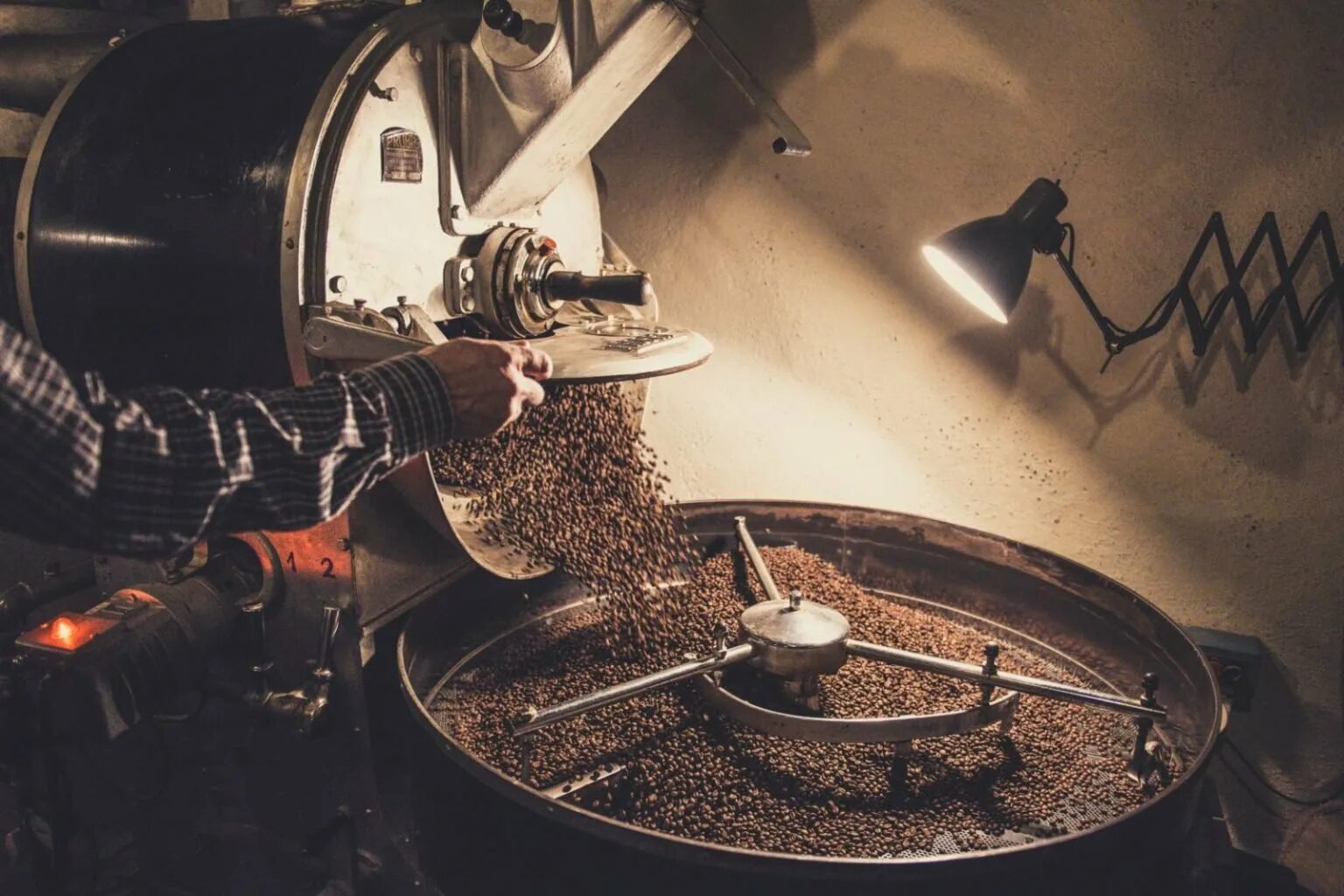 Coffee story ногинск. Roasters soldiers кофе. Ростер для обжаривания кофейных зерен. Coffee roasters. Coffee roasters.