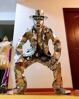 Зеркальный костюм