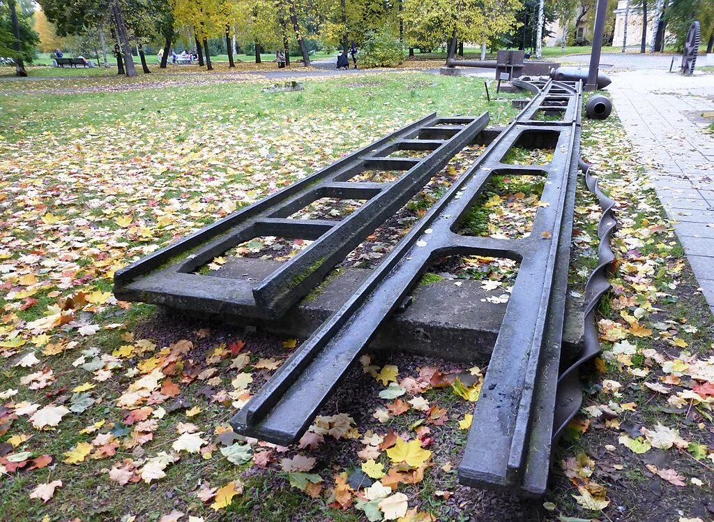 Чугунный колесопровод первая в России железная дорога. Петрозаводск Александровском пушечном заводе чугунный колесопровод. Чугунный колесопровод в Петрозаводске в 1788. Чугунный колесопровод 1788 год. Заводские железные дороги