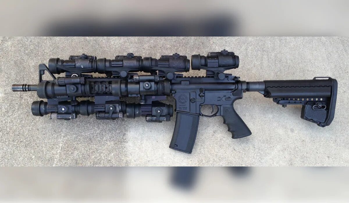 Обвешенный. Ar 15 в обвесе. Коллиматор на ar15. Ар-15 винтовка коллиматор. Тактикульный m4.