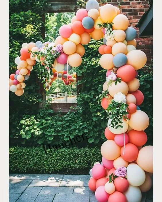 Воздушные шарики деревья. Украшение шарами. Гирлянда из шаров. Гирлянда из шаров арка. Разнокалиберная гирлянда из шаров.