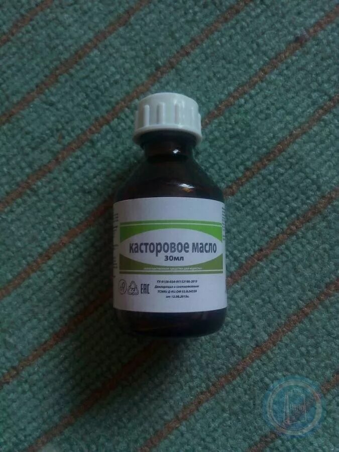 Зачем смазывать пупок маслом. Касторовое масло тульская фармацевтическая фабрика. Касторо масло для суставов. Вазелиновое масло косметическое 100мл. Касторовое масло в пупок.