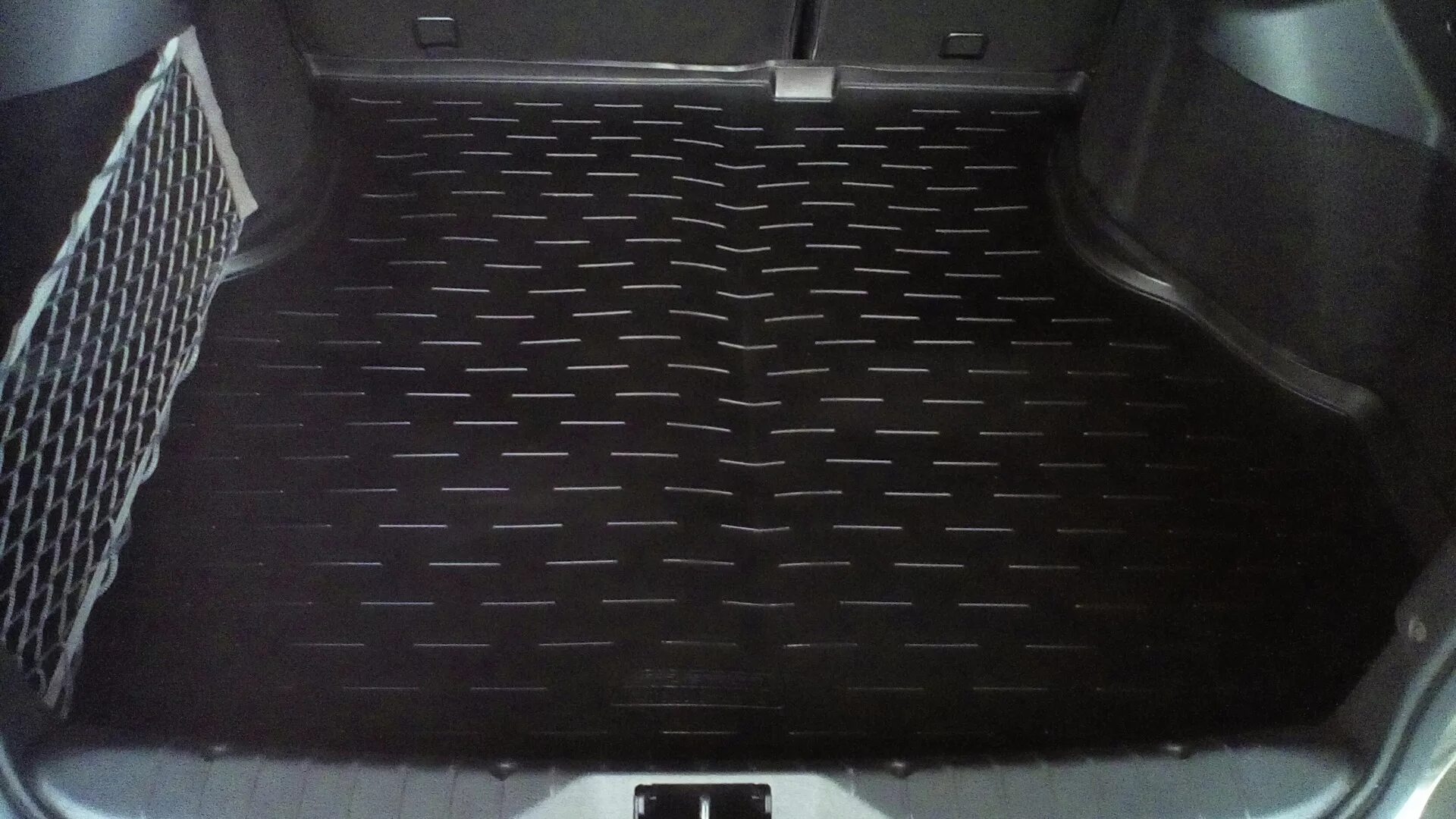 Коврик багажника гранта лифтбек. Коврик в багажник Гранта лифтбек 2021.