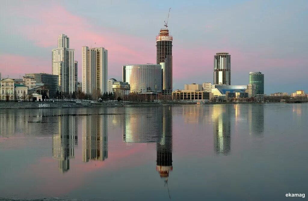 Урал екатеринбург город. Улица ленина екатеринбург. Итеком екатеринбург. Итеком екатеринбург. Итеком екатеринбург.