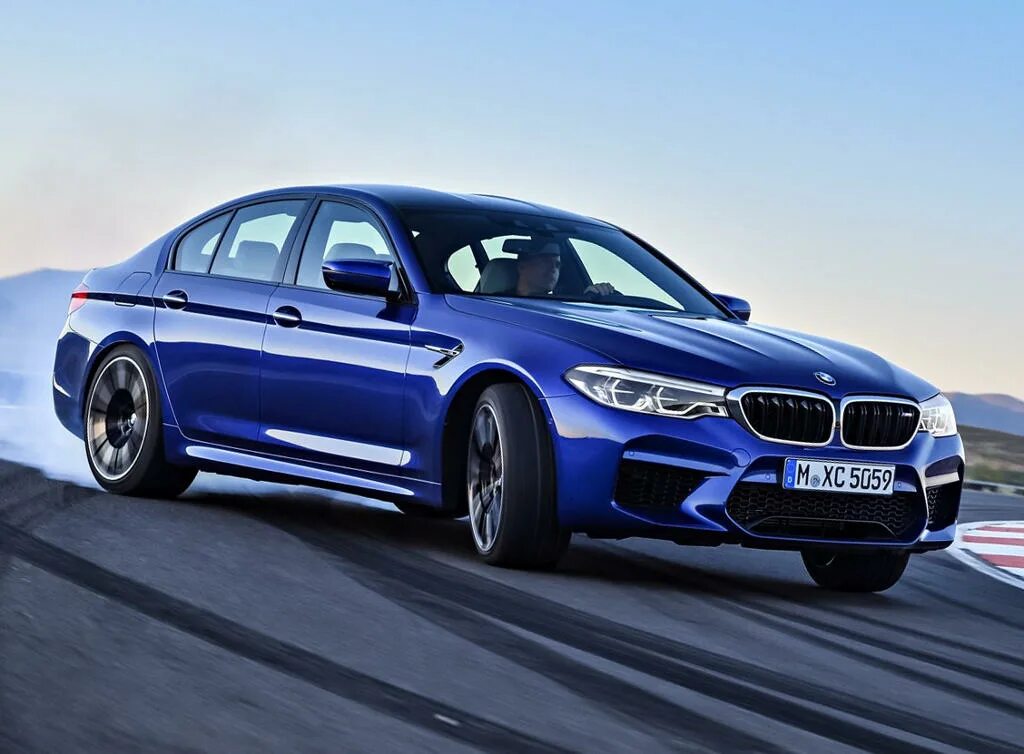 Бмв м5 ф90 в россии. BMW m5 f90. BMW m5 2018. BMW 5 2018. BMW m5 f90 2018.