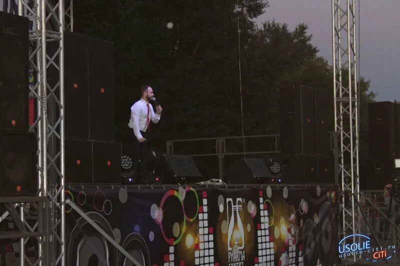 Школа интернат 4 усолье-сибирское. День молодёжи в 2022 в усолье сибирском автофест. Концерт усолье-7. Дня усолье. Новый благоустроенный двор в усолье.