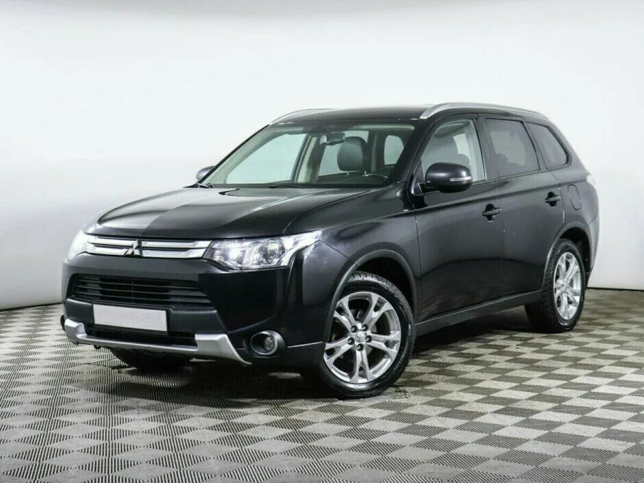 Купить аутлендер в новосибирске. Mitsubishi Outlander 2012. Mitsubishi Outlander III 2012. Митсубиши Аутлендер 2012. Мицубиси Аутлендер 2014.