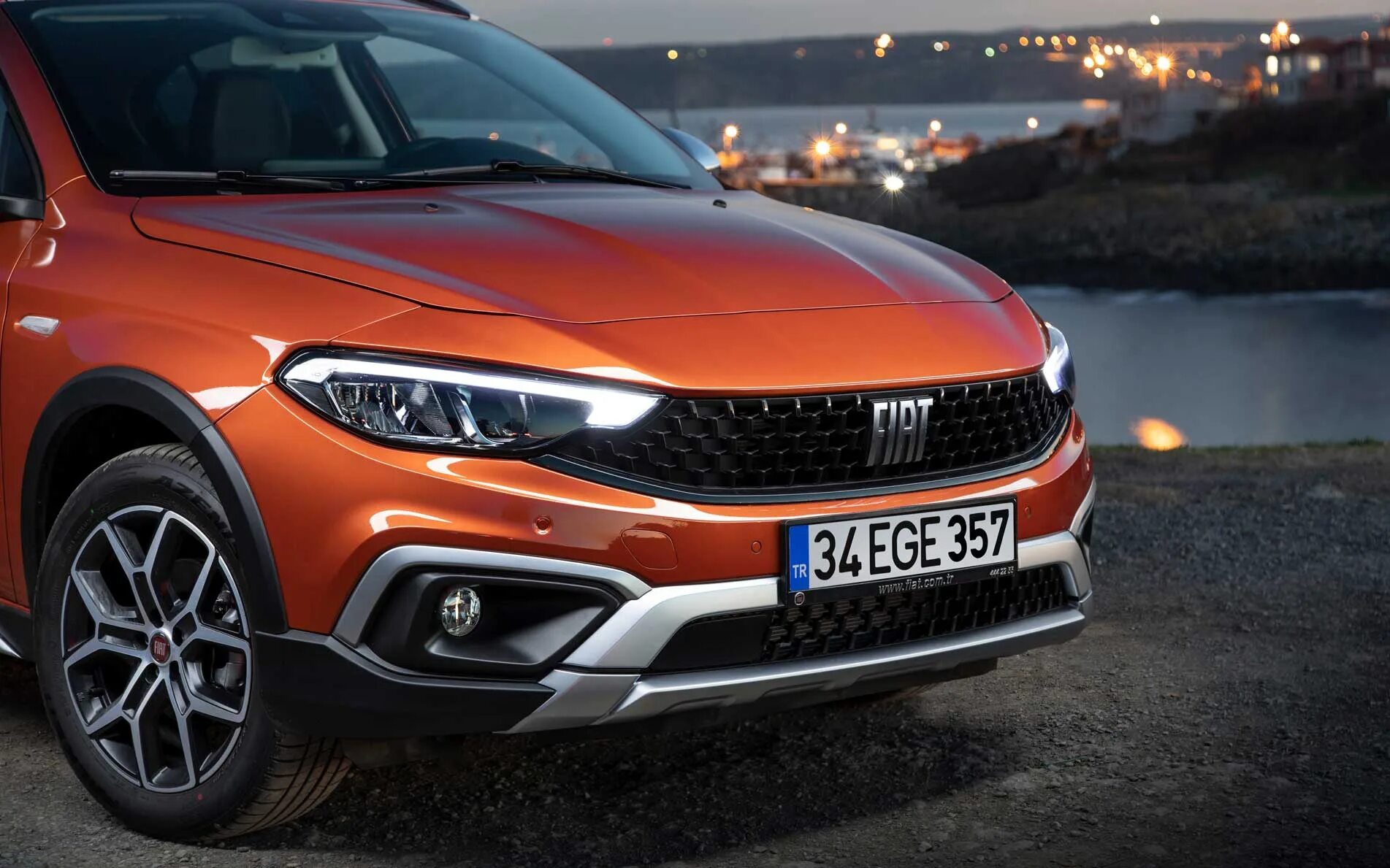 Fiat egea cross 2021. Fiat egea cross. Fiat рестайлинг. Fiat egea cross 2022. Fiat egea cross.