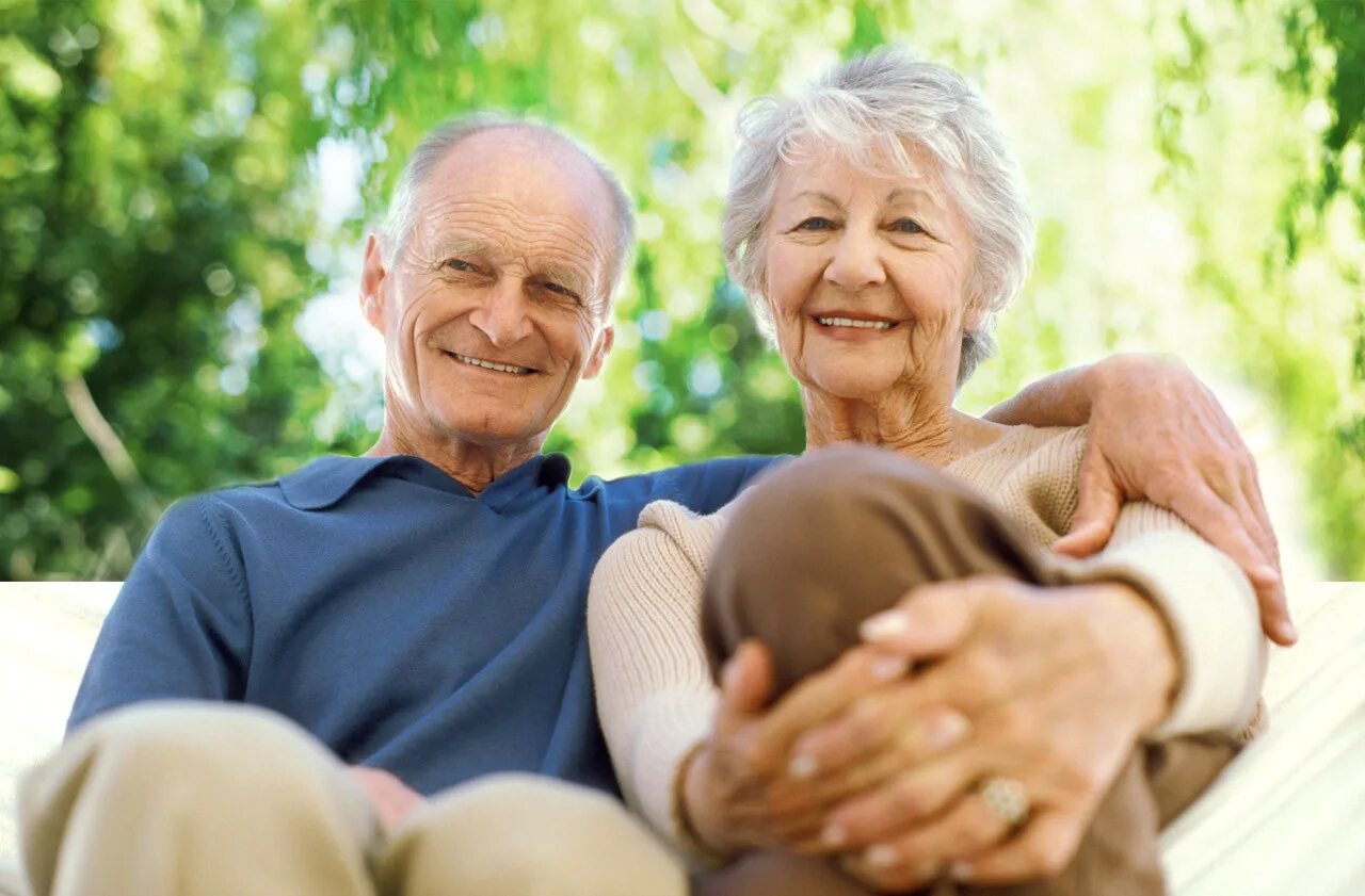 Возраст сеньор. Возраст сеньор. Радостные пожилые люди. Пожилые люди. Возраст сеньор.