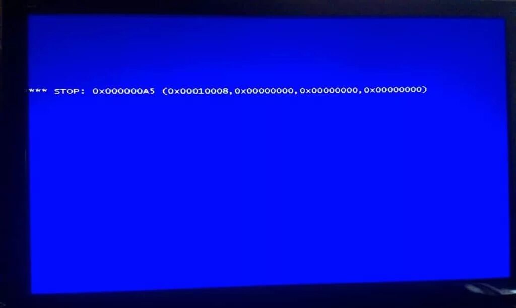 Как исправить ошибку синий экран. Синий экран. Голубой экран с загрузкой. Ошибки на экране монитора. Ошибка при загрузке компьютера.