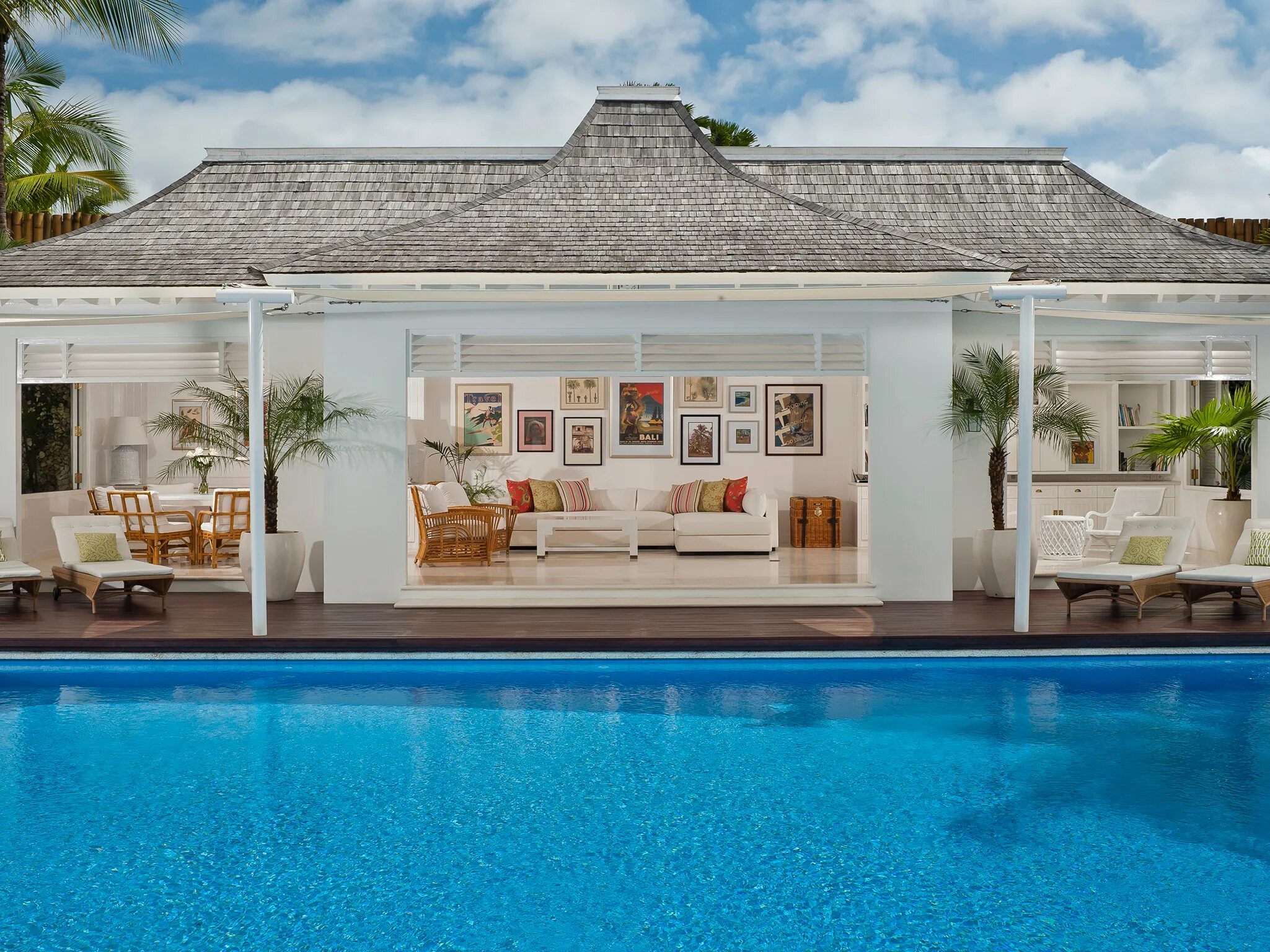 Купить дом на бали. Бали Luxury Villa. Лакшери виллы на Бали. Костнер вилла Бали. Модерн виллы Бали.