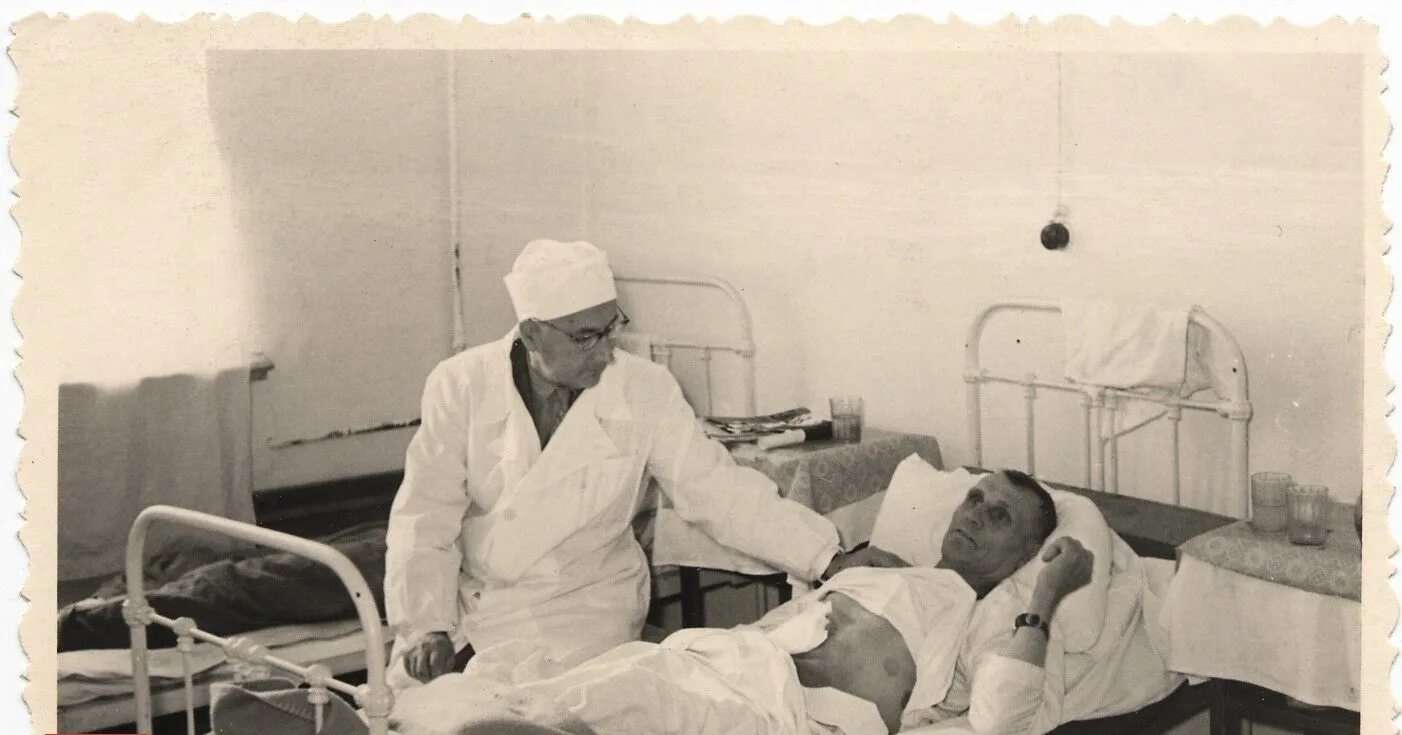 Офицер в госпитале. Военный госпиталь 1941-1945. Госпитали в годы Великой Отечественной войны.