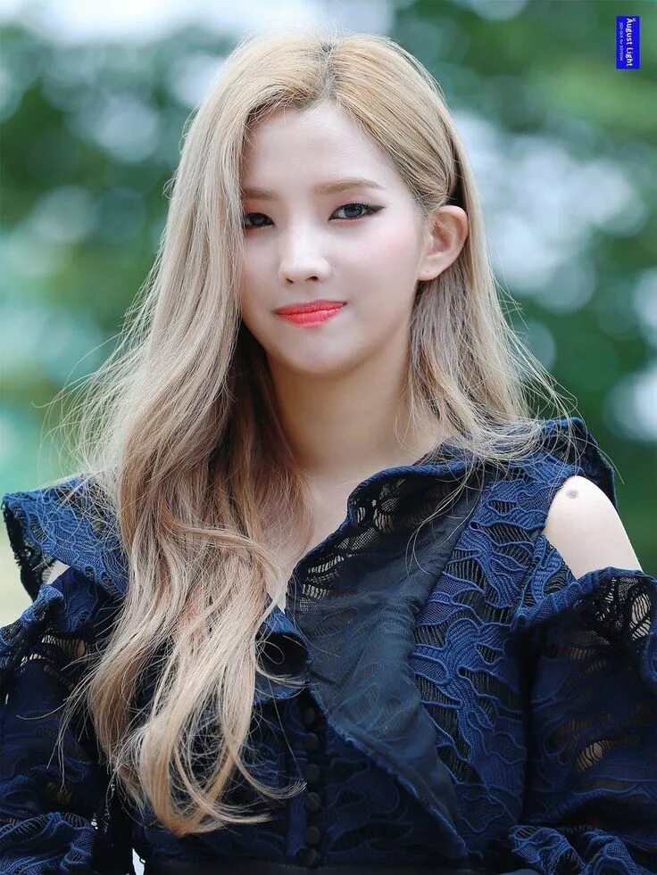 Фото соен. Gidle Soyeon. Gidle LATATA. Чон соён из g i-DLE. G Idle участницы Соен.