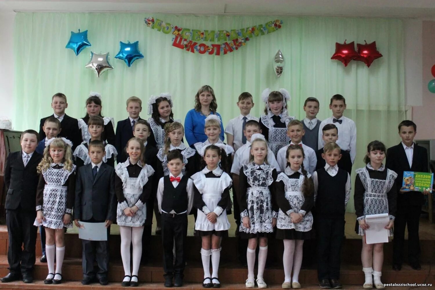 Школа 4 черняховск. Школа 1 черняховск. Школа 8 калининград. Школа песталоцци черняховск. Директор школы 4 черняховск.