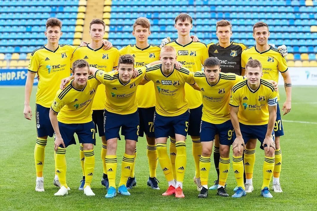 Fc rostov ru. FC Rostov игроки ФК «Ростов». ФК Сочи ФК Ростов. ФК Ростов фото игроков. FC Rostov тренеры ФК «Ростов».