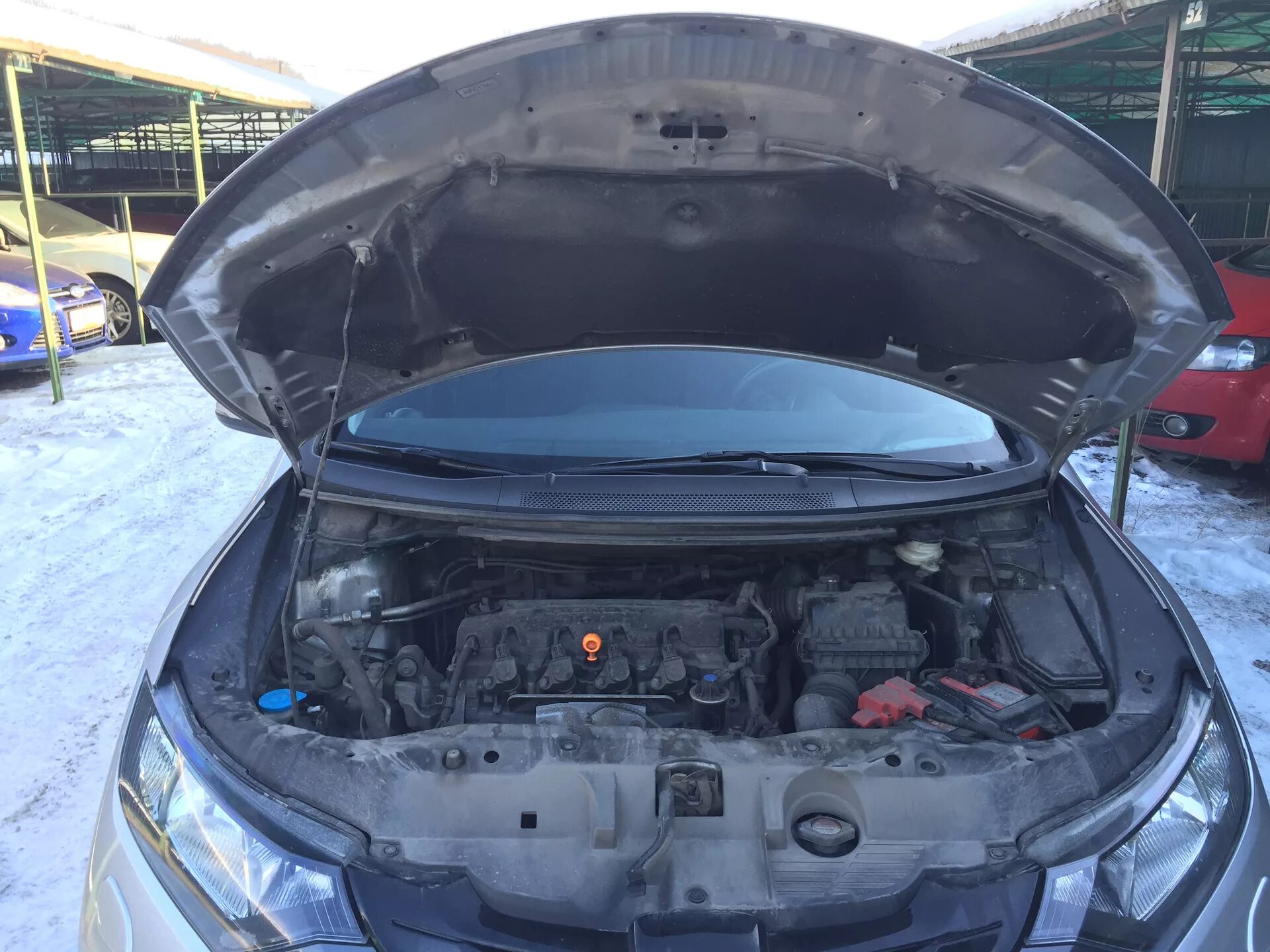 Honda civic открытый капот. Замок капота хонда цивик. Открыть капот honda. Упоры капота honda civic 4d. Оборвался трос капота хонда кросстур.