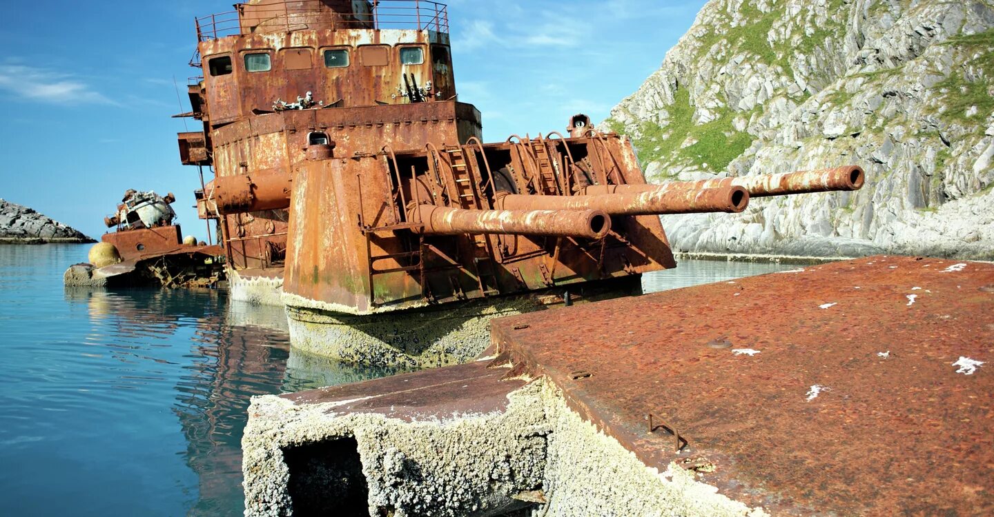Какой корабль затоплен. Затонувший крейсер Мурманск. Крейсер Мурманск 1994. Советский крейсер Мурманск. Крейсер Мурманск у берегов Норвегии.