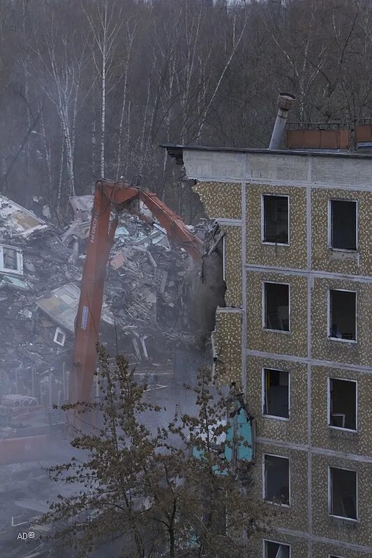 Разбить дом. Сломанный дом. Ломать дом. Снос дома. Снесенные дома на Динасе.