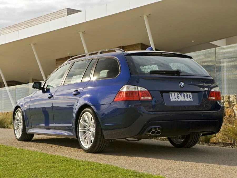Файл:BMW 5er Touring 20090224 rear.jpg - Вікіпедія