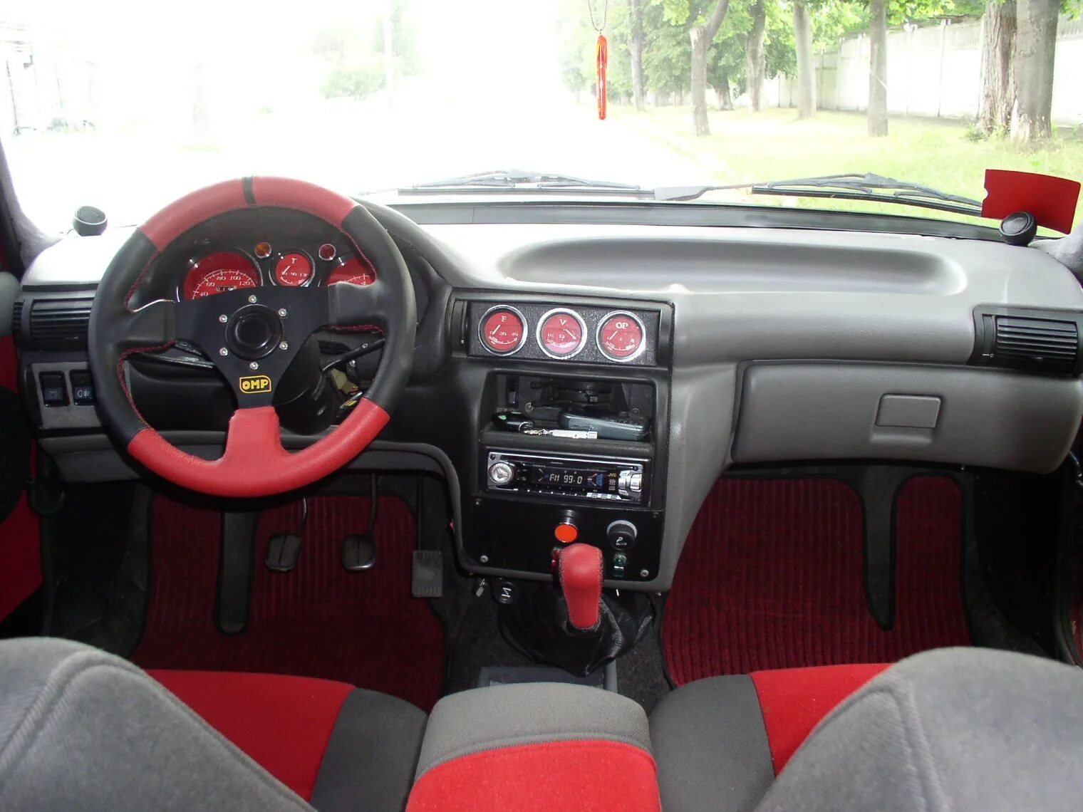 Ваз 2106 салон торпеда. Тюнинговый салон ваз 2107. Панель от иномарки в ваз 2110. Салон и торпеды на ваз 2107. Газ 3110 с торпедо от газ 3102.