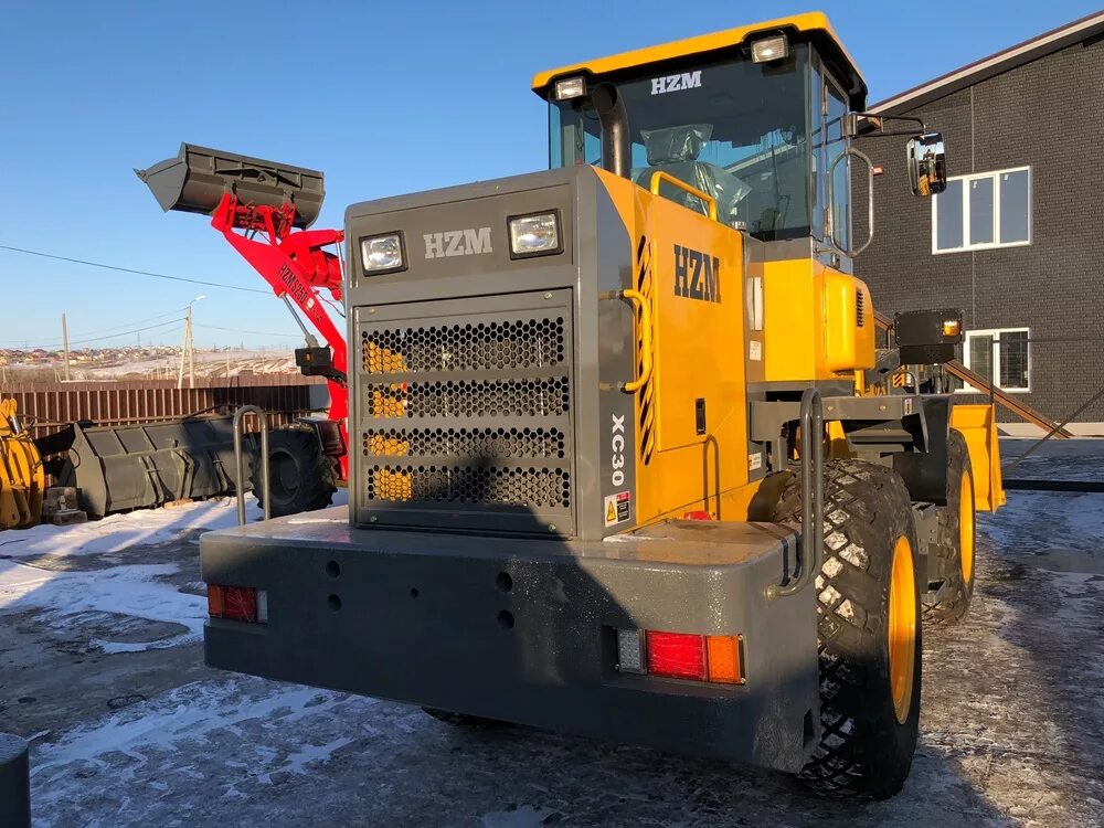 Hzm xc300. Фронтальный погрузчик kanmax s30. Погрузчик фронтальный hzm xc30 снегоуборка. Hzm фронтальный погрузчик. Фронтальный погрузчик hzm xc500.