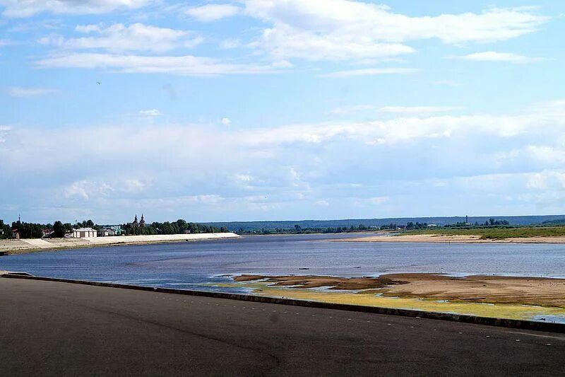 Река сухона великий устюг сегодня. Река Сухона набережная. Население Устюга Вологодской области.