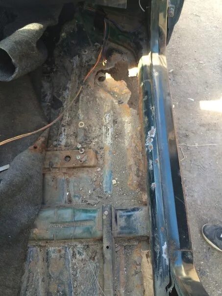 Переваренная ваз 2110. Переваренная ваз 2110. Переварка порогов ваз 2110. Сварка дна ваз 2110. Переваренная ваз 2110.