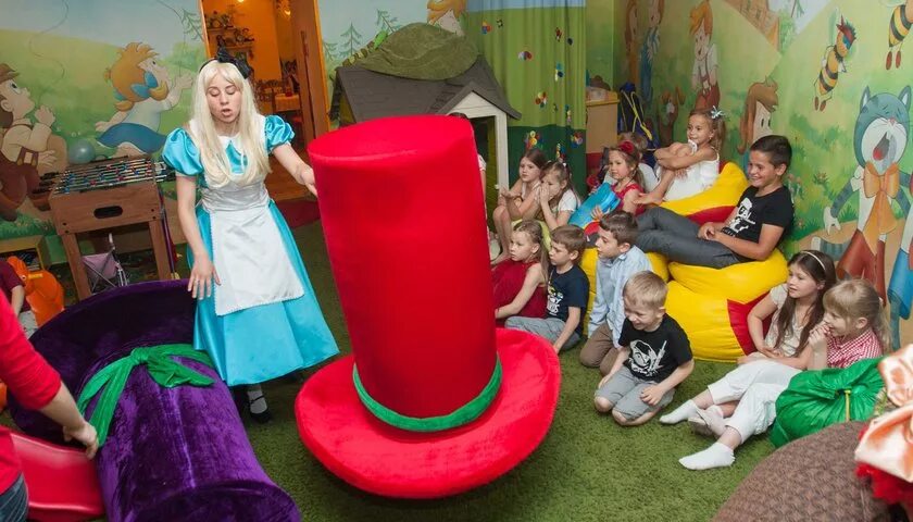 Ведущий игровой программы. Реквизит для аниматоров на детский праздник. реквизит на детские праздники. реквизит для детей на игровые программы. конкурсы аниматоров.