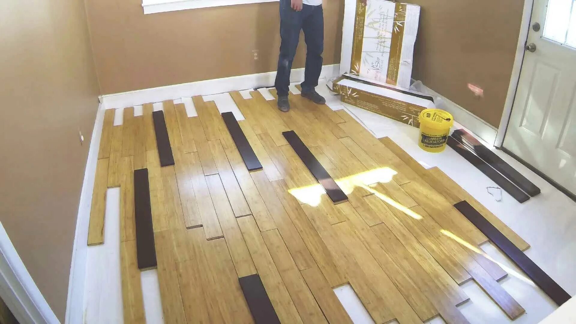 укладка ламината. ламинат у дверной коробки. Bosch gop 12v-28 (06018b5020). укладка ламината стык. укладка ламината.