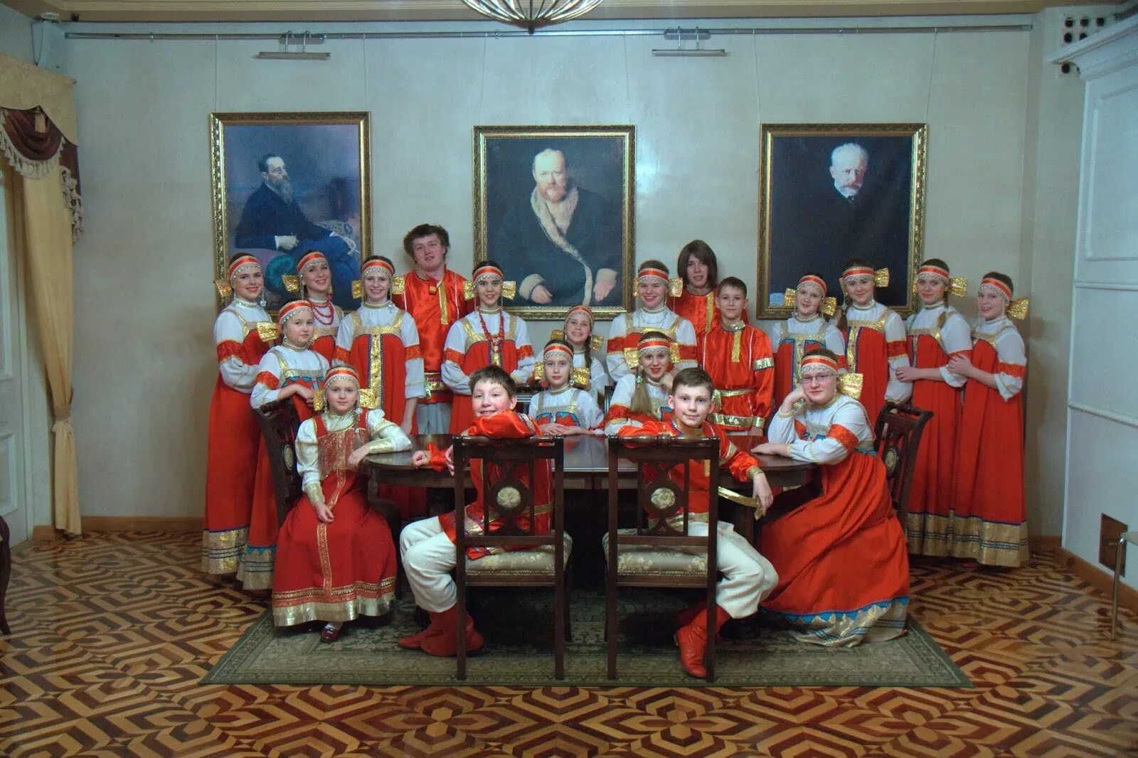 кострома однт сотрудники. дом народного творчества в новый год. дом народного творчества новосибирск. областной дом народного творчества. карелия областной дом народного творчества.