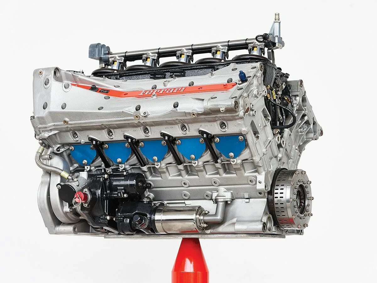 Двигателя формула автомобиля. Ferrari v12 engine f1. F1 v10. V10 двигатель формула 1. BMW f1 engine.