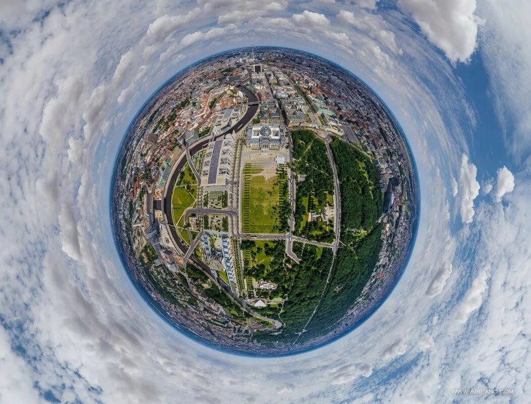 Самый большой город на земле. Сферическая панорама 360 Berlin. AIRPANO 360 градусов. Земля панорама. Круглый земной шар.